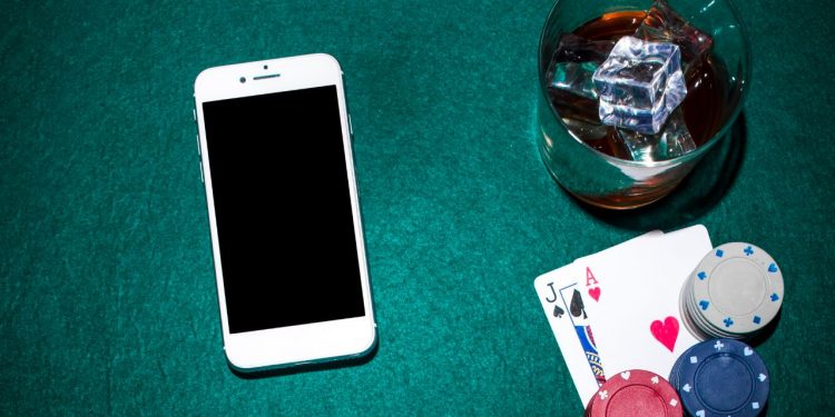 The Technological Evolution of Online Casinos: How Innovation is Shaping Gambling in the Digital Age