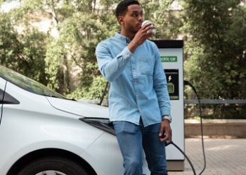 Exploring the Future of Electric Vehicles: Innovations and Challenges Ahead